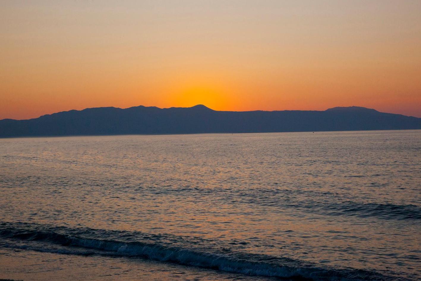 Litinakis Studios Sea View & Litinakis Studios Garden View 700 Meters Away Agia Marina المظهر الخارجي الصورة