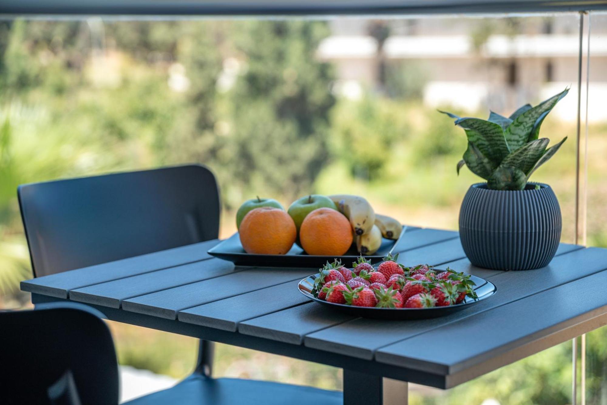 Litinakis Studios Sea View & Litinakis Studios Garden View 700 Meters Away Agia Marina المظهر الخارجي الصورة