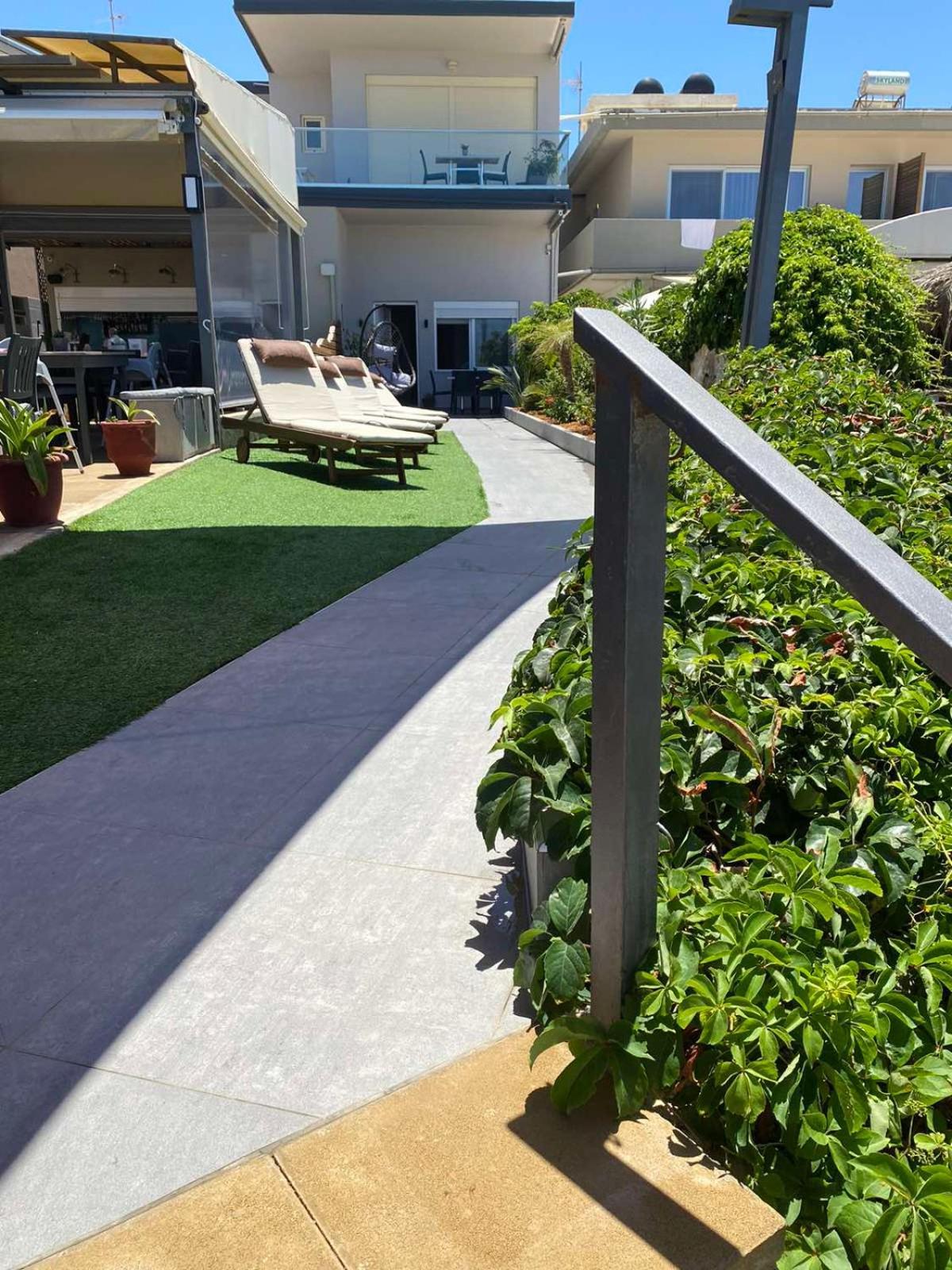 Litinakis Studios Sea View & Litinakis Studios Garden View 700 Meters Away Agia Marina المظهر الخارجي الصورة