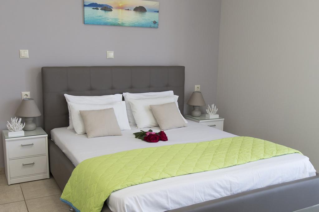 Litinakis Studios Sea View & Litinakis Studios Garden View 700 Meters Away Agia Marina المظهر الخارجي الصورة